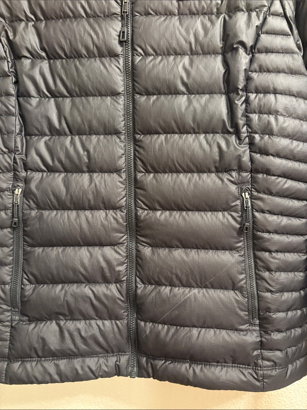 Patagonia Women’s Black Lightweight Insulated Jacket - Picture 2 of 3